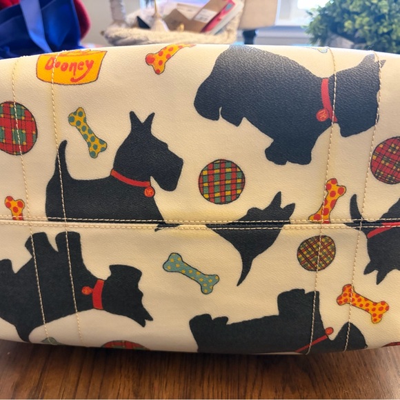 Dooney and Bourke 2009 Scottie Dog Bag. Tartan inside. NWOT. - Picture 13 of 13